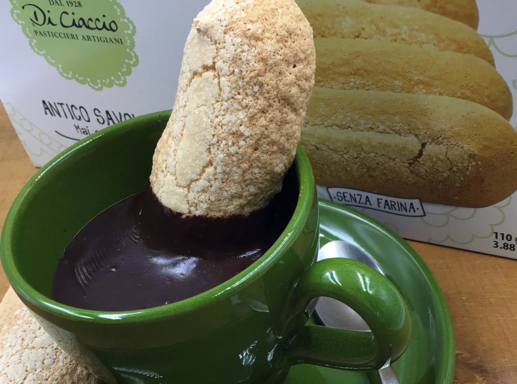 Cioccolato in tazza e Antico Savoiardo Di Ciaccio